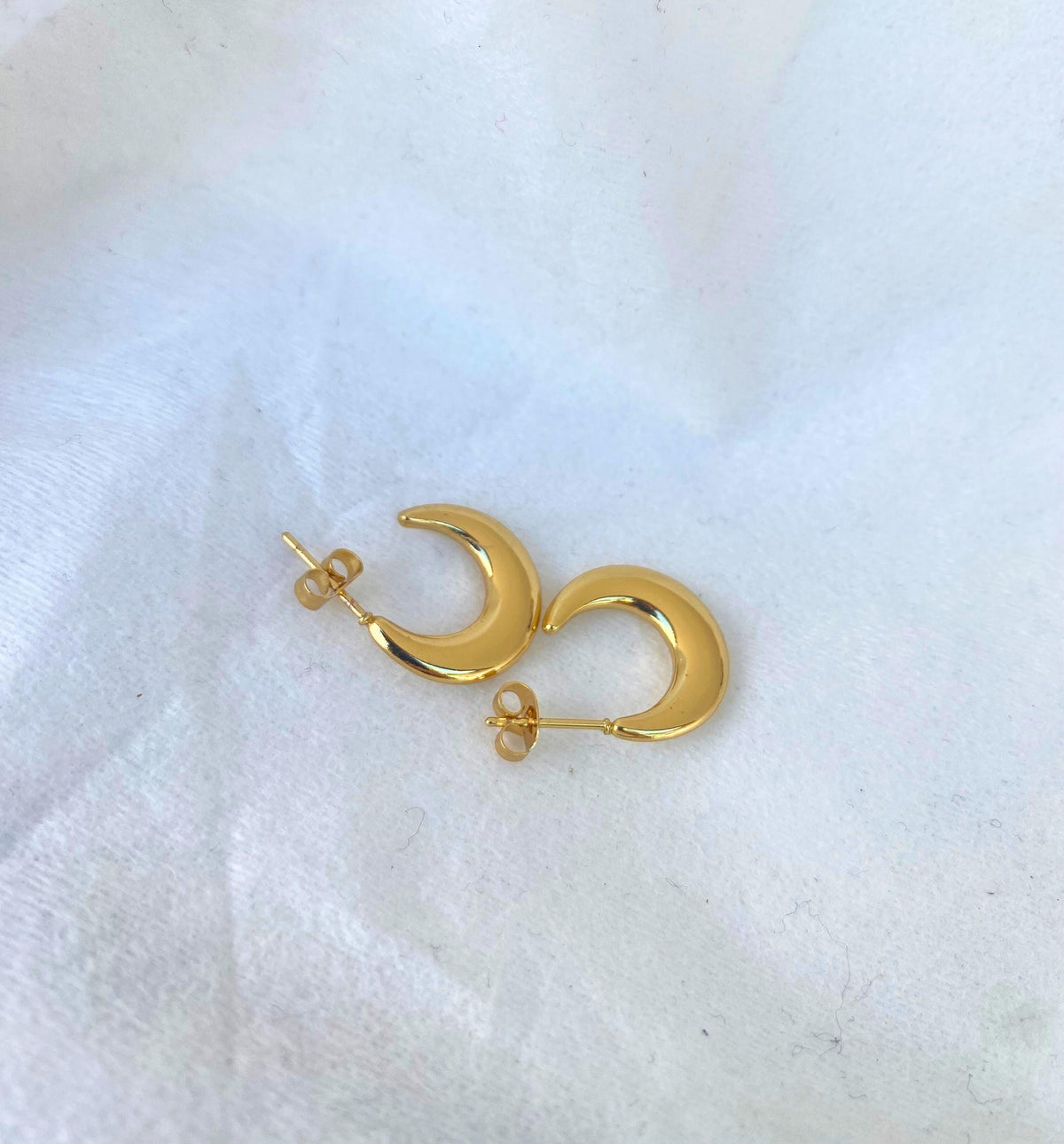 Oval Dangle Hoops (Gold)
