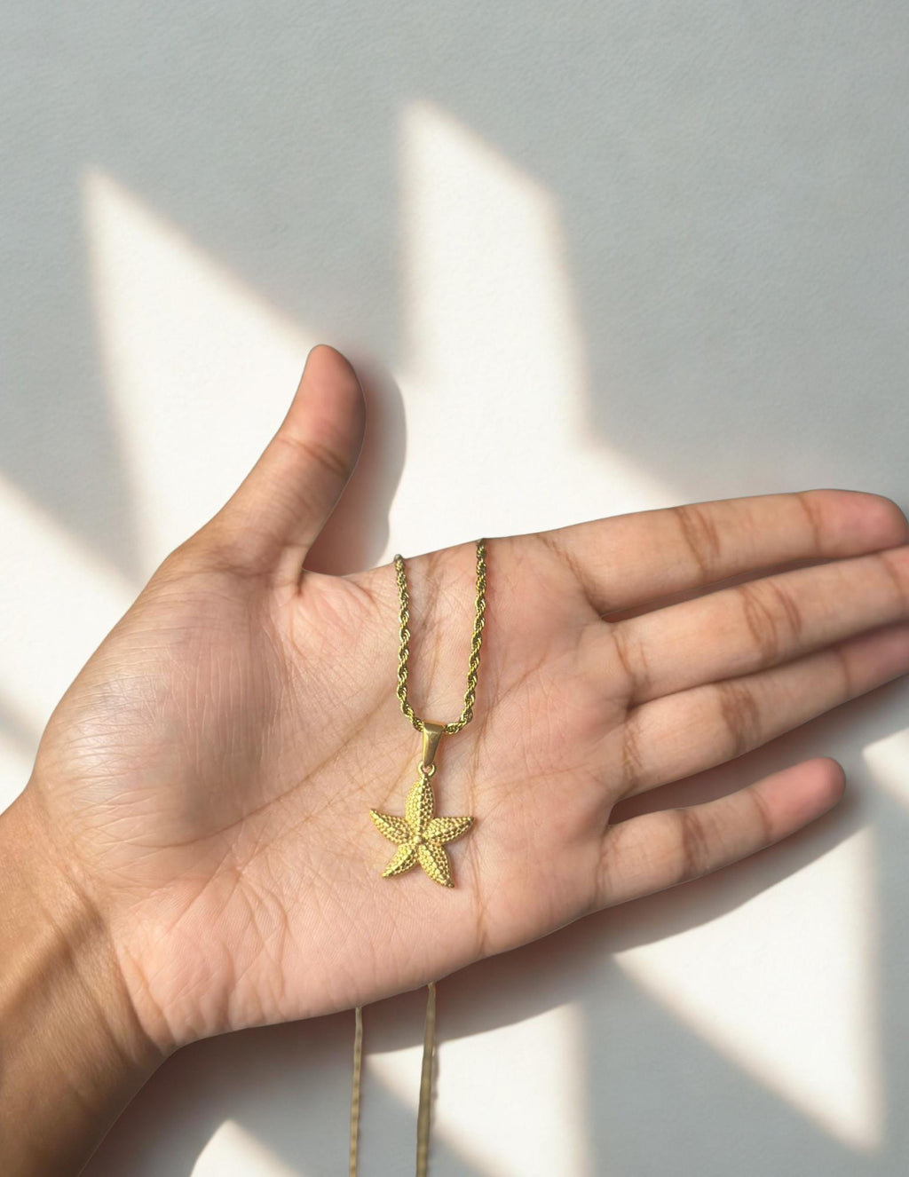 Starfish Pendant (Gold)