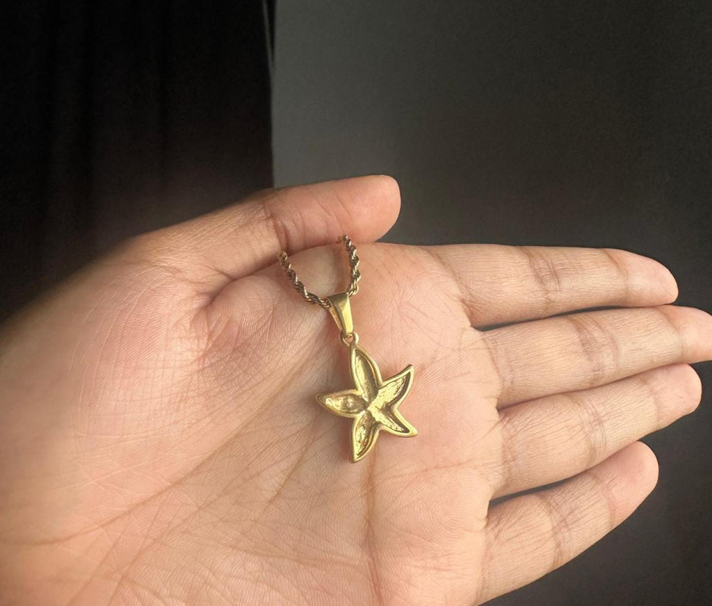Starfish Pendant (Gold)