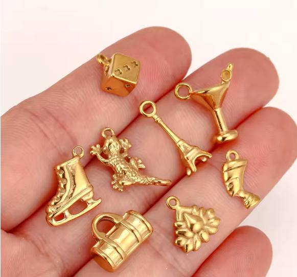 Lucky Dice Pendant (Gold)