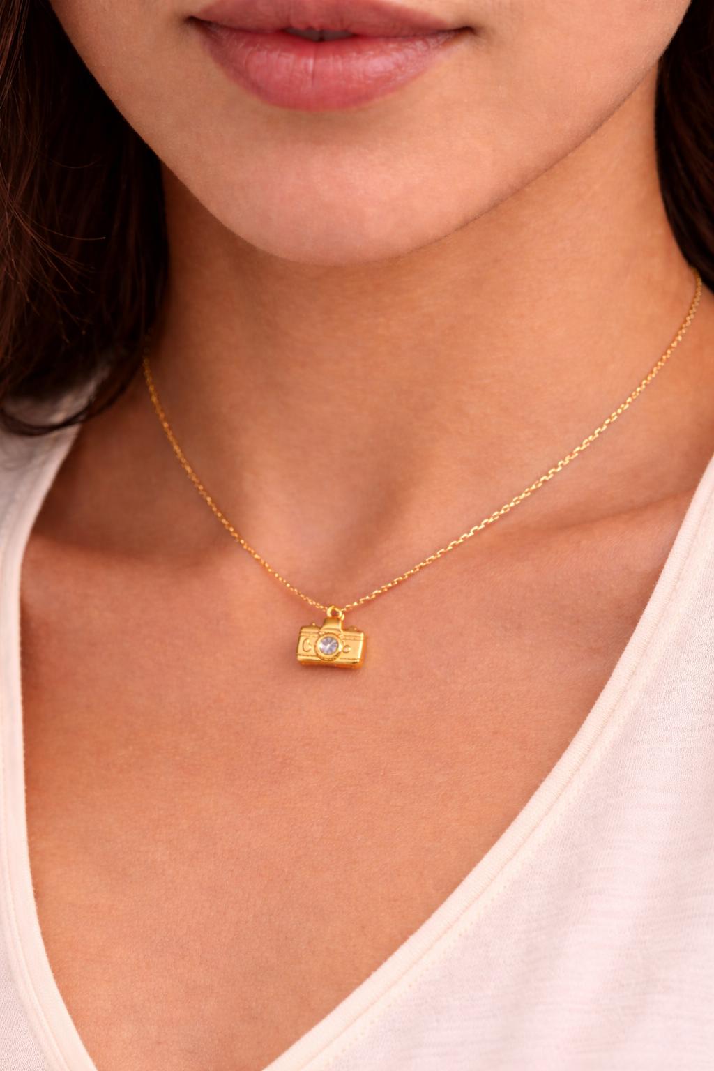 Camera Pendant (Gold)