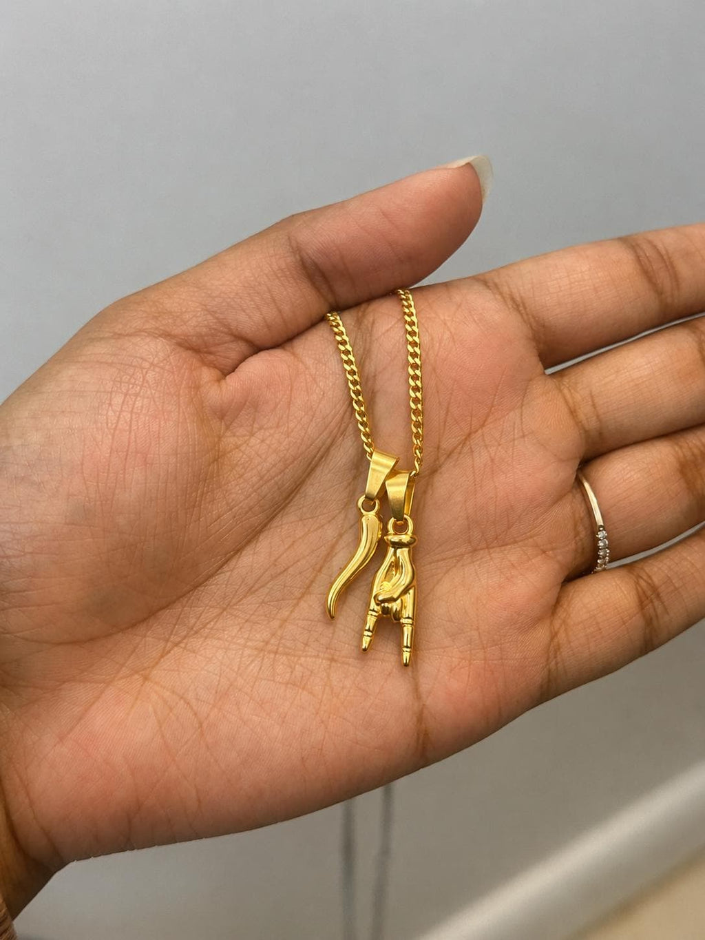 Mano Cornuto & Horn (Gold)