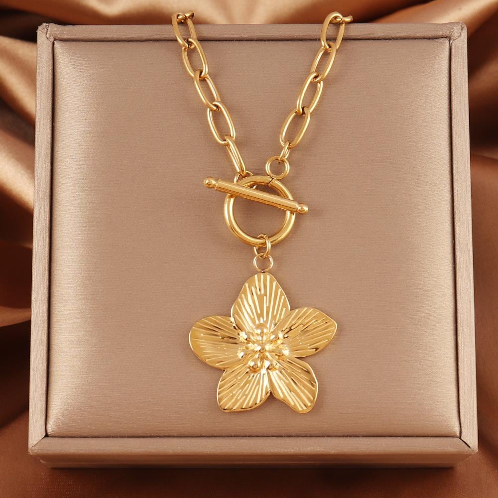 Clover Pendant
