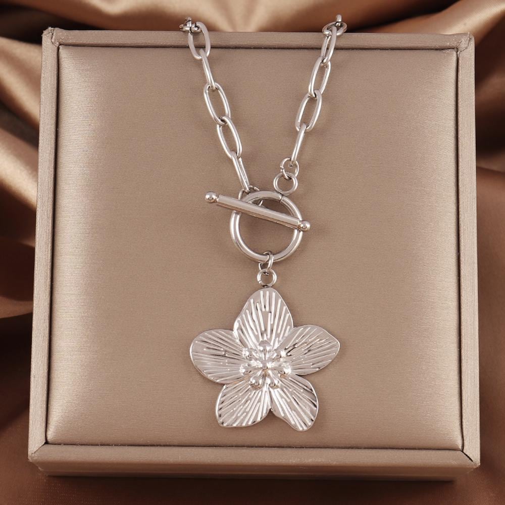 Clover Pendant