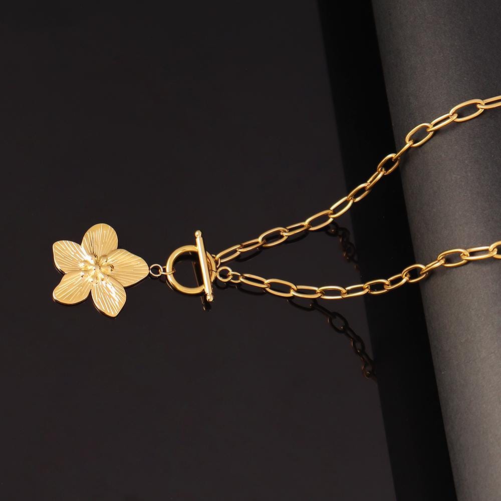 Clover Pendant