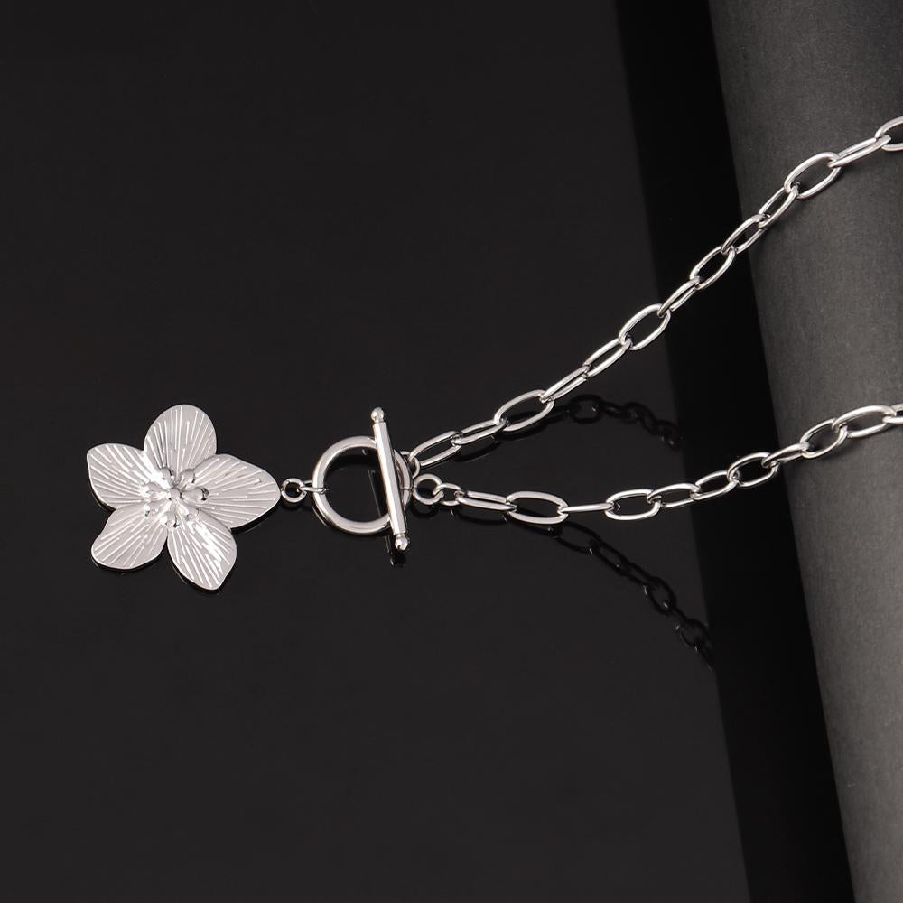 Clover Pendant